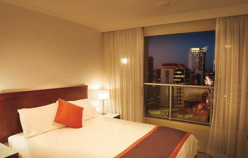 Oaks Brisbane Lexicon Suites Rum bild