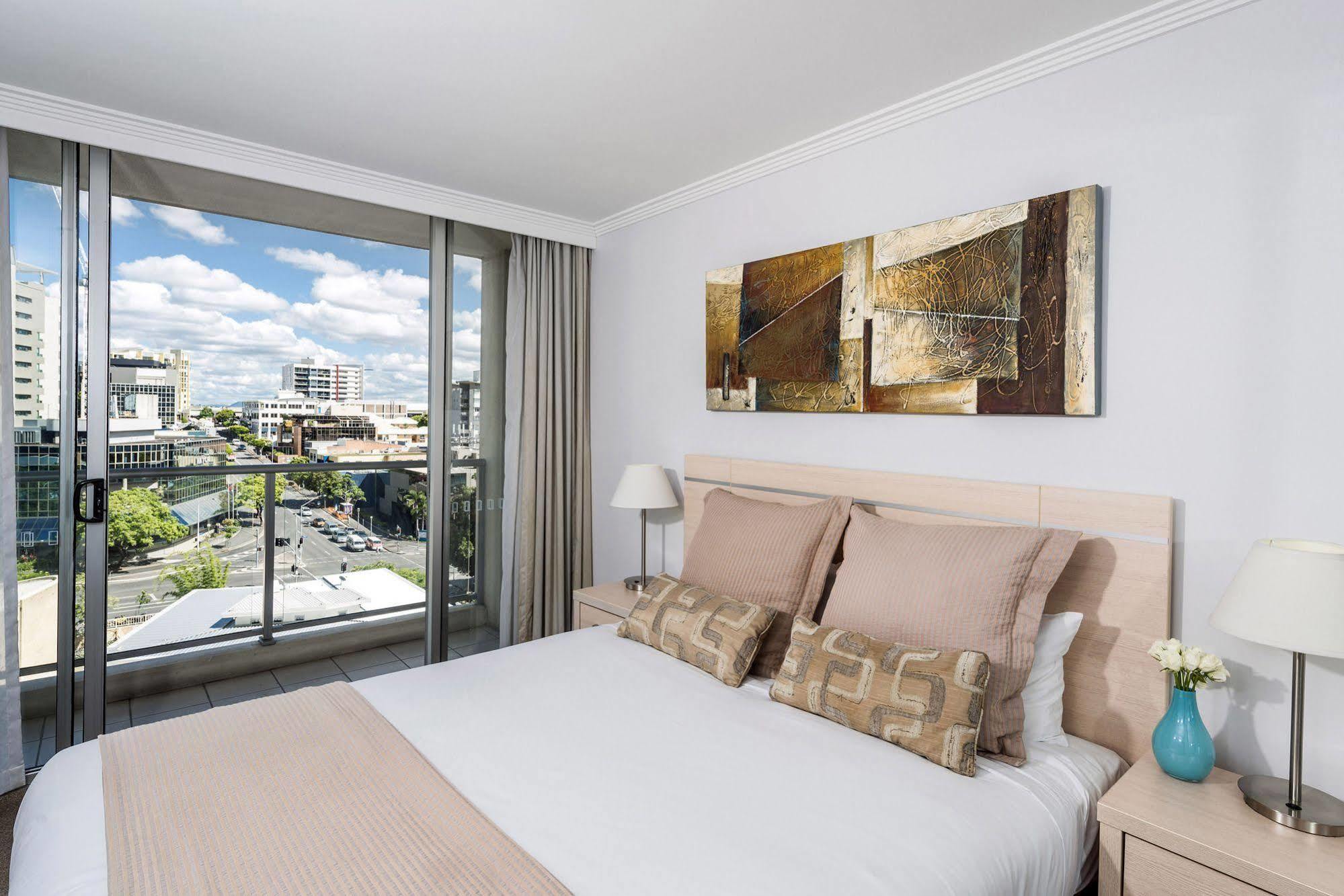 Oaks Brisbane Lexicon Suites Exteriör bild